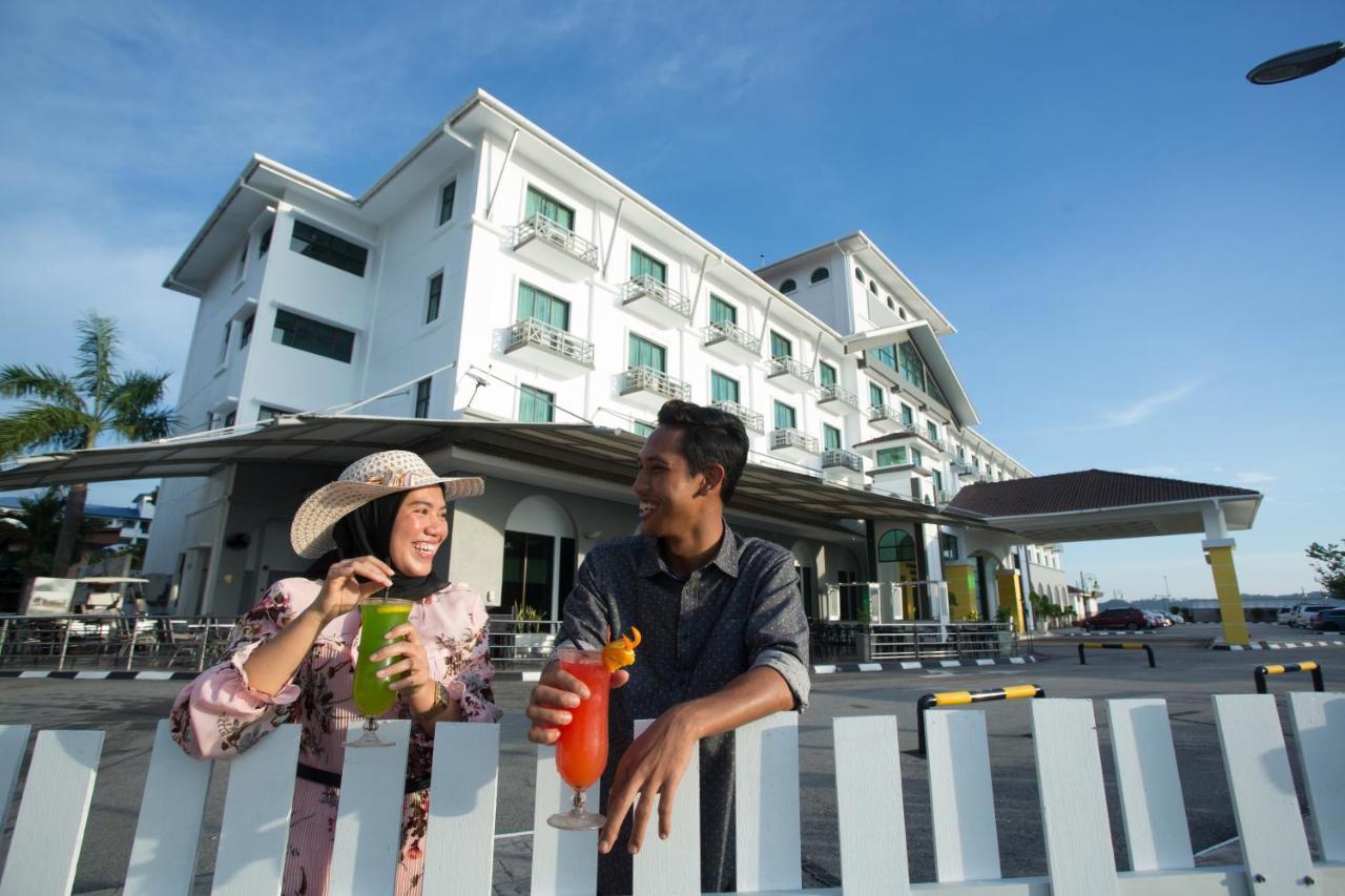 Klana Beach Resort Port Dickson Exterior photo