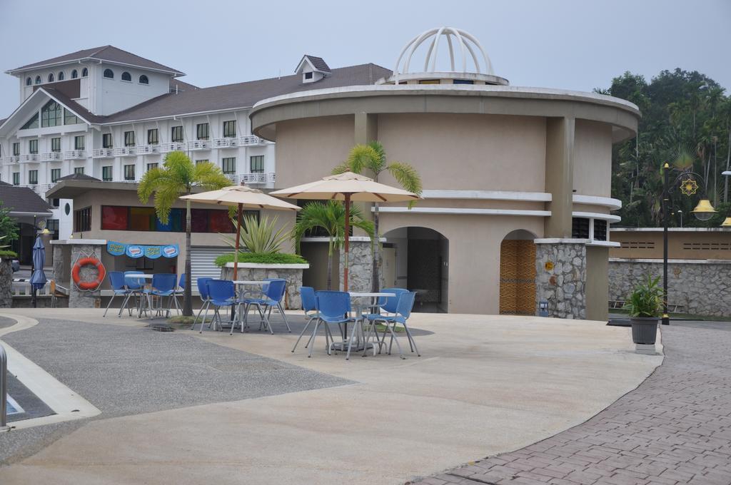 Klana Beach Resort Port Dickson Exterior photo